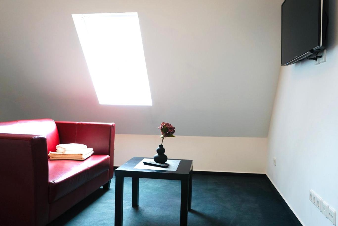 Haus Im Gruenen Fuer 6 Personen-3 Schlafzimmer- 3 Baedern -Waschmaschine-Grosse Terrasse- Vollausgestattete Kueche Wolfsburg Ngoại thất bức ảnh