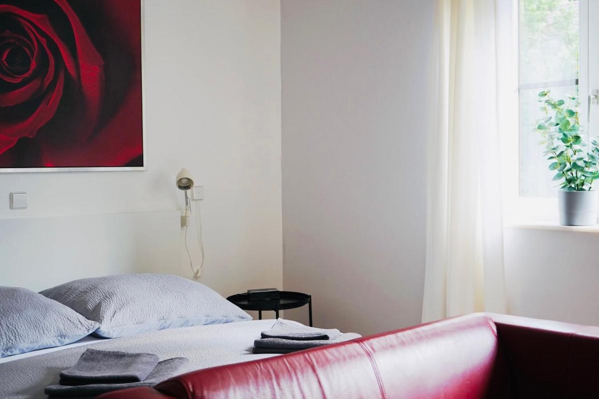 Haus Im Gruenen Fuer 6 Personen-3 Schlafzimmer- 3 Baedern -Waschmaschine-Grosse Terrasse- Vollausgestattete Kueche Wolfsburg Ngoại thất bức ảnh